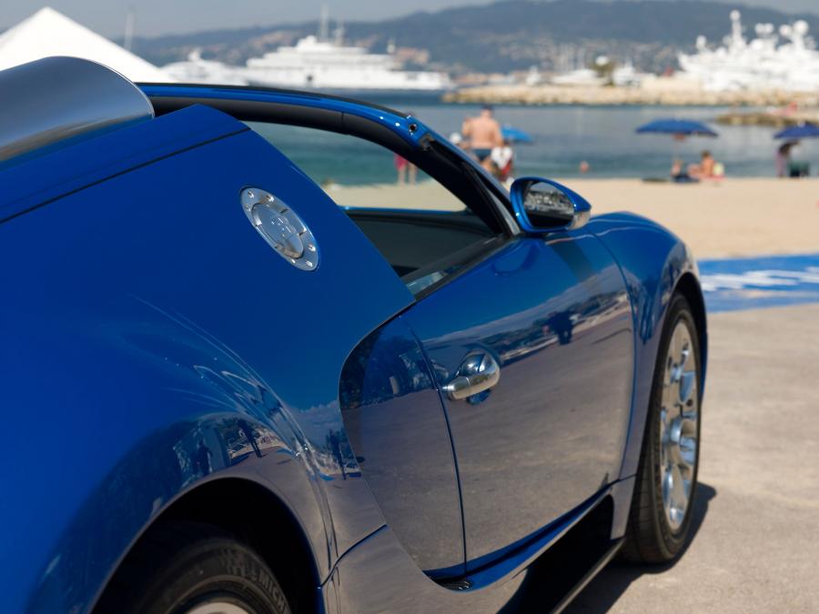  Bugatti Veyron 16.4 Grand Sport Cannes 2009 года  (фото 3 из 6)